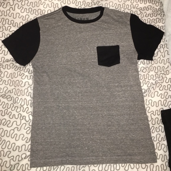 heather grey and black tshirt