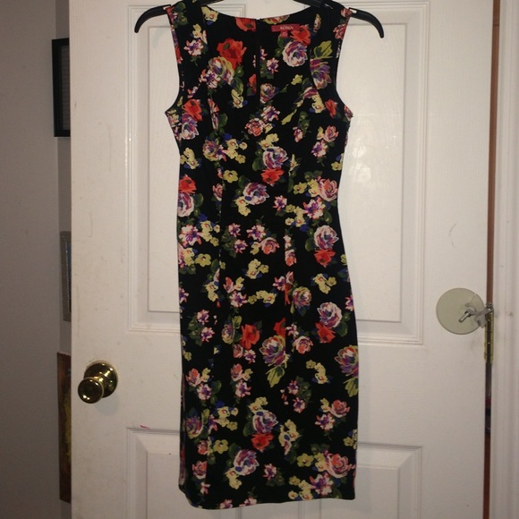 Floral bodycon dress - Picture 1 of 3