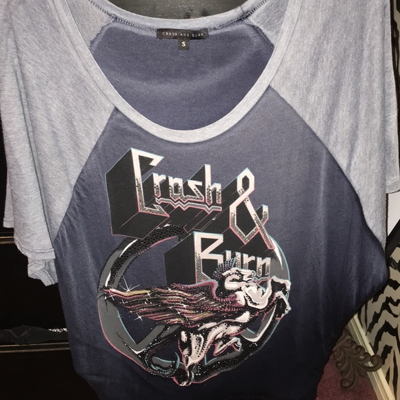FLASH SALE Crash and Burn top from Buckle!