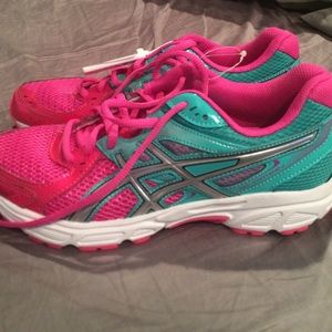 Brand new aasics size 8.5 womens