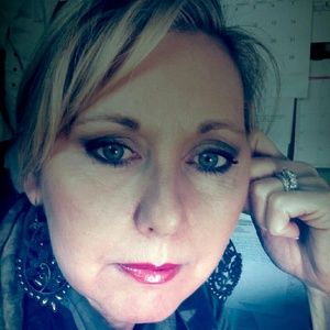 Meet your Posher, Teresa