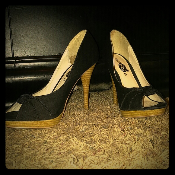 New Rue 21 Heels