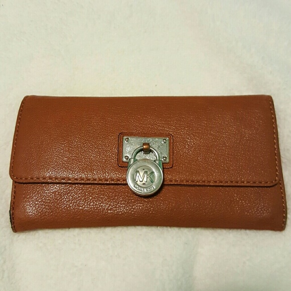 Michael Kors Hamilton Foldover Wallet