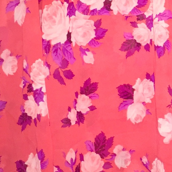 Button up blouse floral pocket
