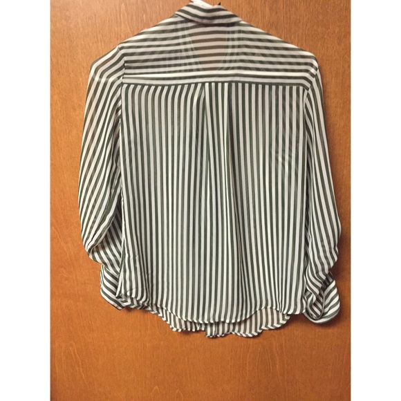 Button up shirt - Picture 2 of 2