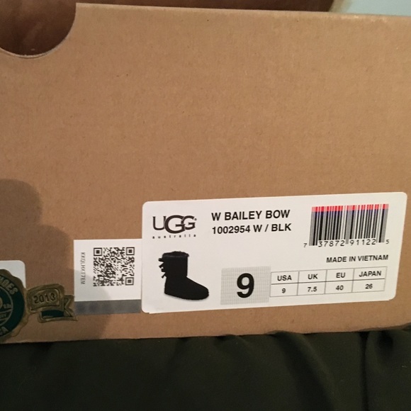 Ugg Boots - Picture 4 of 4