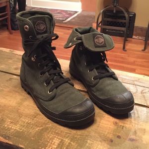 Palladium boots size 9