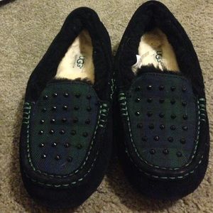 Never worn UGG slippers
