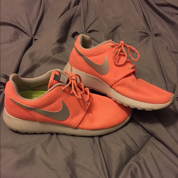 Rare punch color Roshe runs