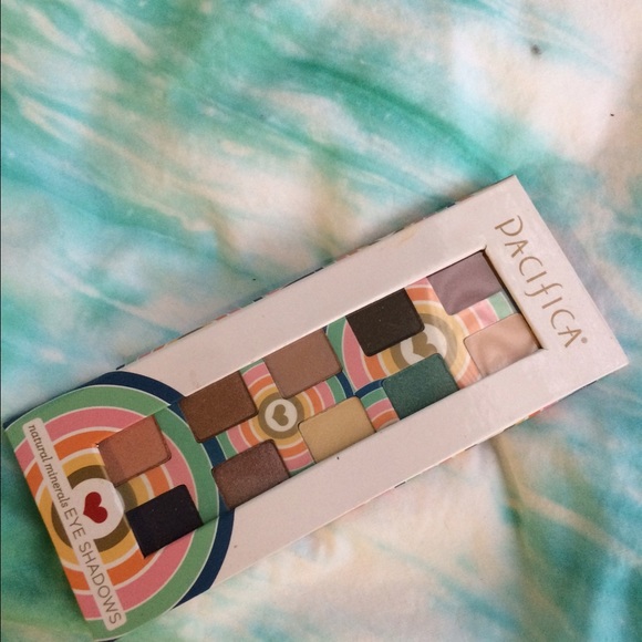 Pacifica eyeshadow palette