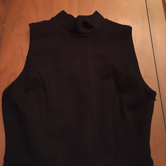 NWT Banana Republic little black dress. Size 4 - Picture 2 of 3