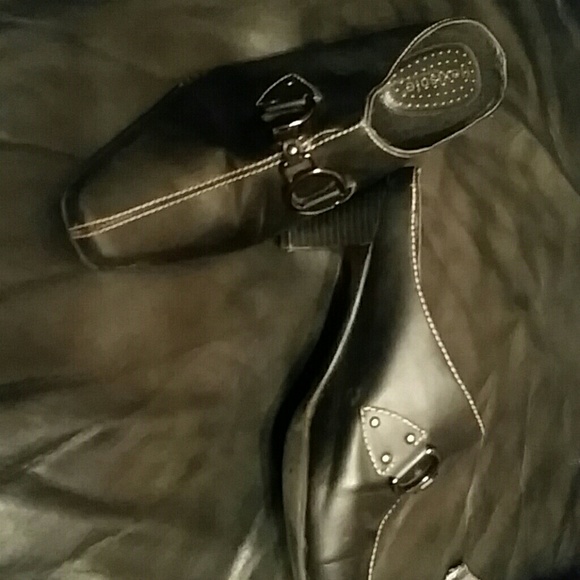 Womens heels - Picture 2 of 2