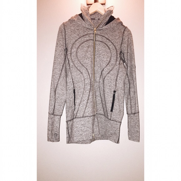 Ω Lululemon Gray with Gold Zipper Jacket Ω