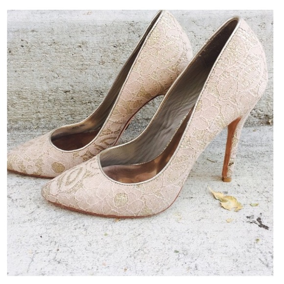 Badgley Mischka pink lace heels