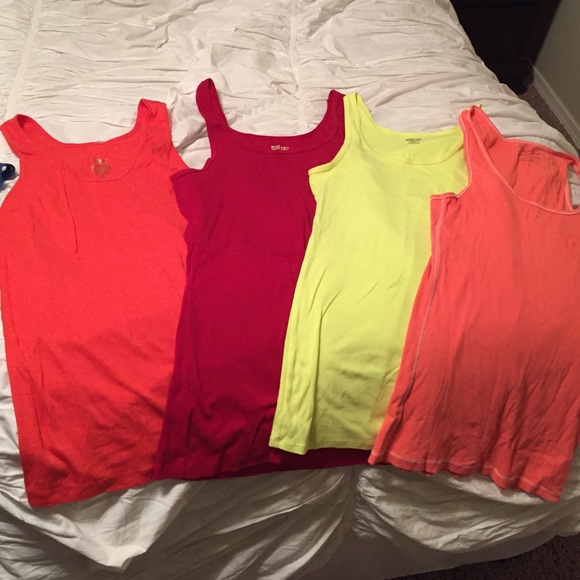 Set of 4 tanks/camis