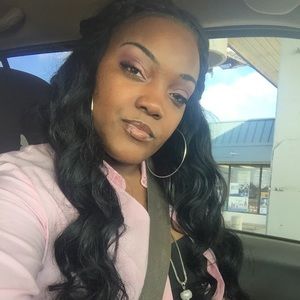 Meet your Posher, Connie