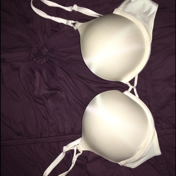 White Victoria secret bombshell bra 34 b