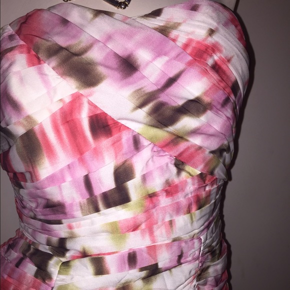 Spring ruffle Dress - Picture 2 of 4