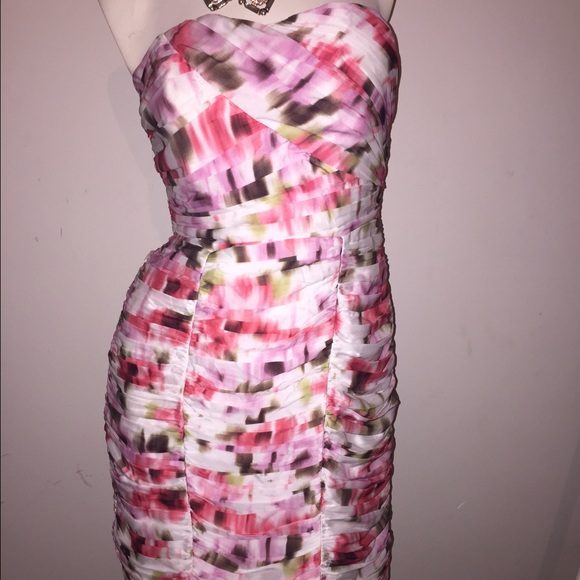 Spring ruffle Dress - Picture 3 of 4