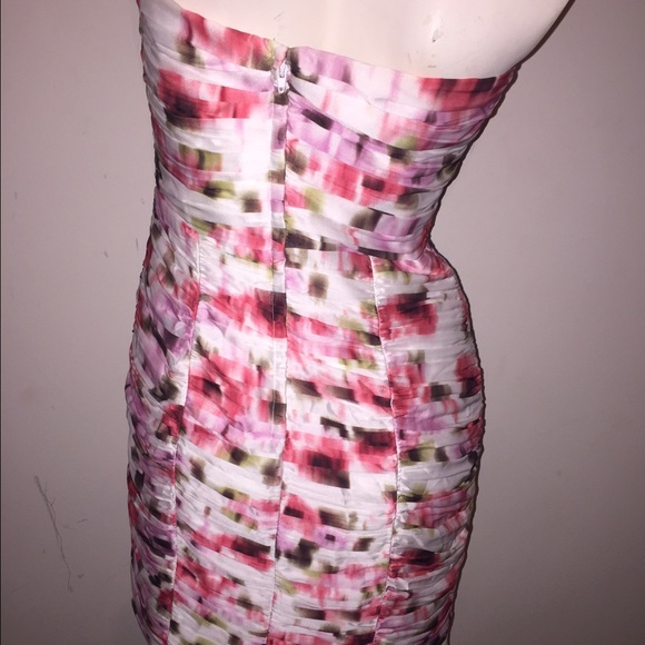 Spring ruffle Dress - Picture 4 of 4