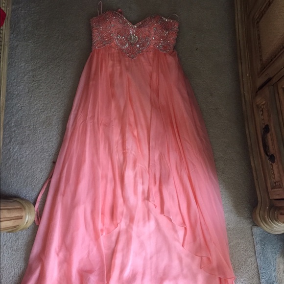 Coral prom dress !