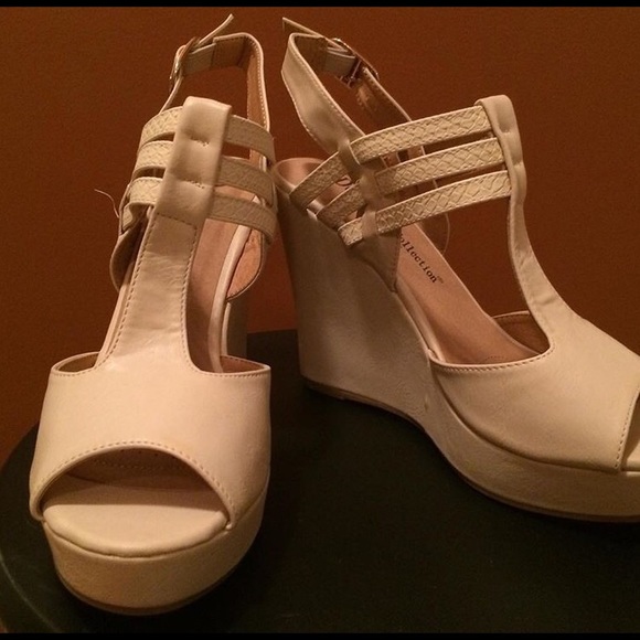 🔴SOLD🔴Nude Wedges