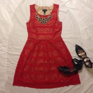 Red lace dress 💃🏼👗