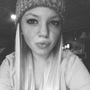 Meet your Posher, Alexus