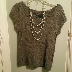 Short sleeve sweater