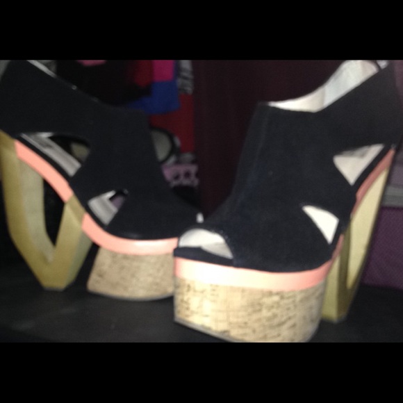 UNIQUE ONE OF A KIND HEELS!