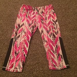 Victoria Secret cropped  workout leggings 💗