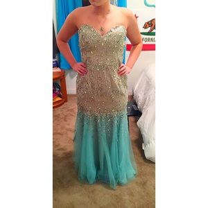 Prom/homecoming dress