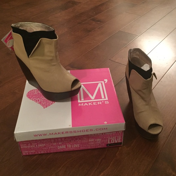 Beige Open-Toed Platform - Picture 3 of 4