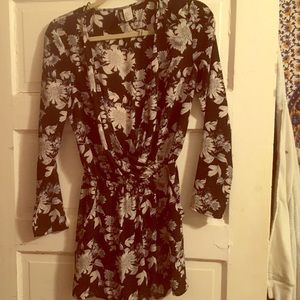 Divided open front romper with pockets