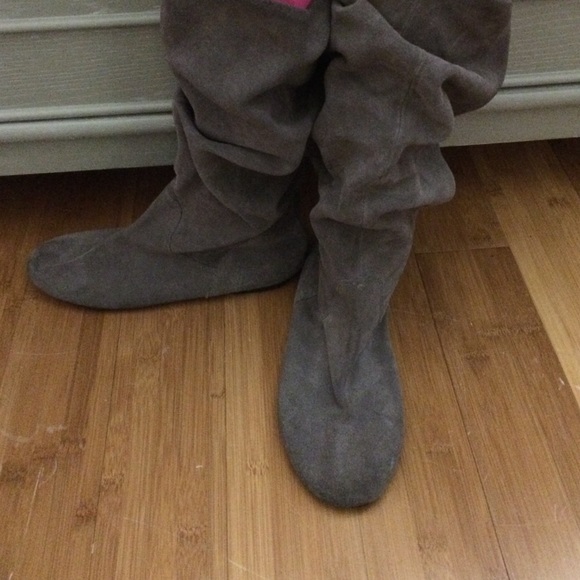 Steve Madden Gray Suede Flat Boots "Tianna"