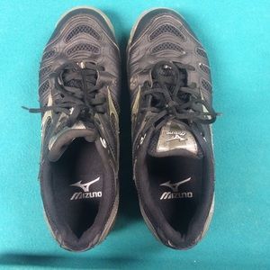 Mizuno volleyball shoes