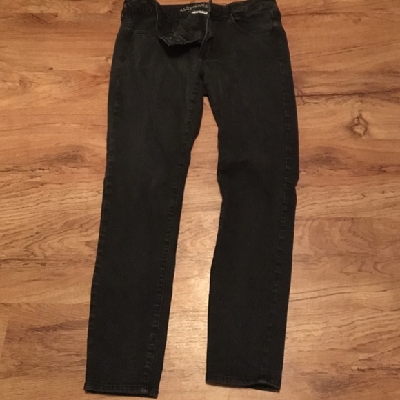 Black American Eagle Skinny Jeans