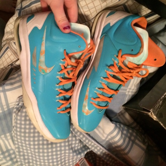 KD basketball shoes