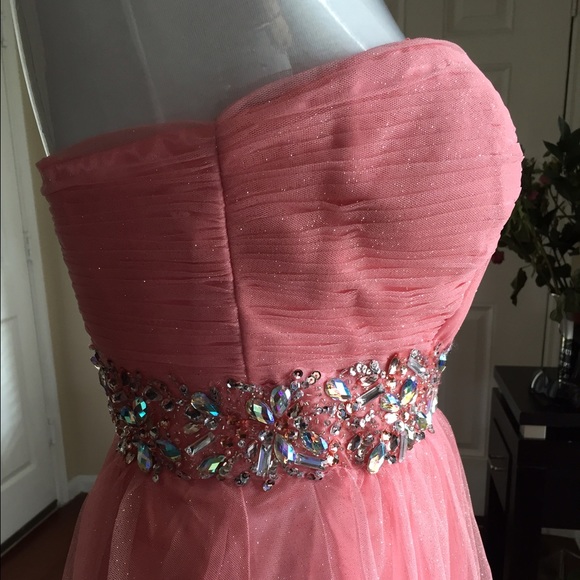 🚫SOLD🚫Formal Elegent Gown - Picture 2 of 4