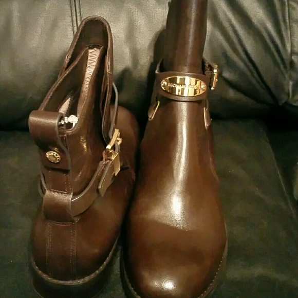 Boots - Picture 2 of 3