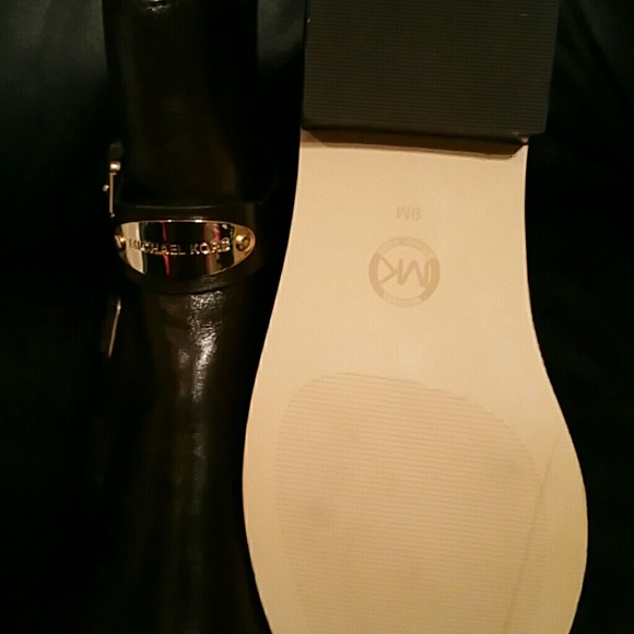 Boots - Picture 3 of 3