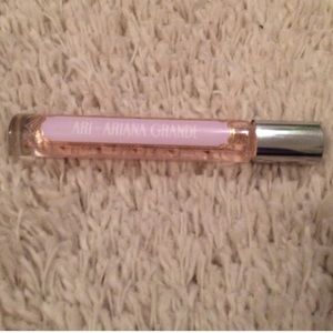 Ari perfume rollerball