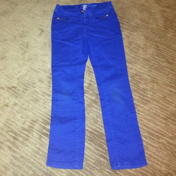 Skinny blue jeans