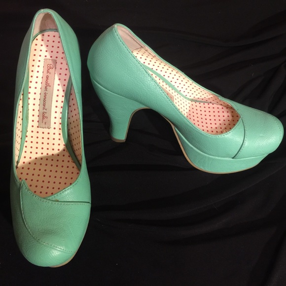 B.A.I.T. chunky heels mint aqua platform retro