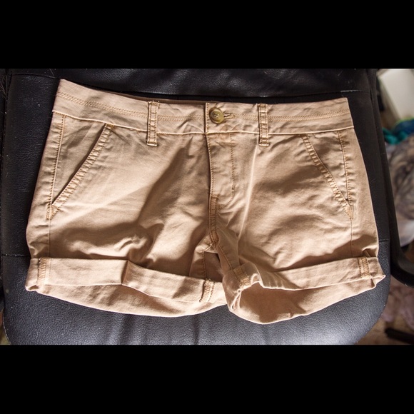American Eagle Outfitters Pants - 🎉 REDUCED! American Eagle Midi Twill Shorts