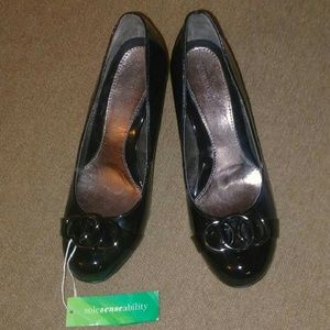 Solesenseability Black Patent Pumps