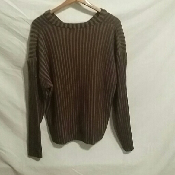 NORTHPEAK SWEATER - Picture 2 of 4