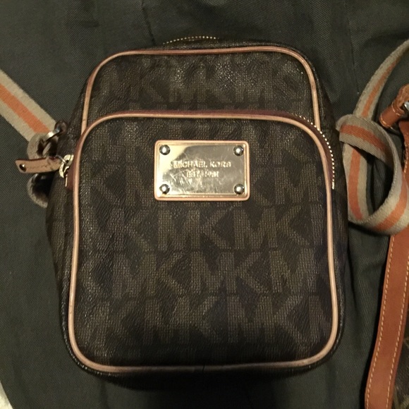 Authentic Mk brown cross over bag