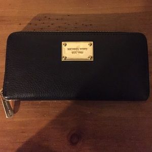 Black Michael Kors wallet