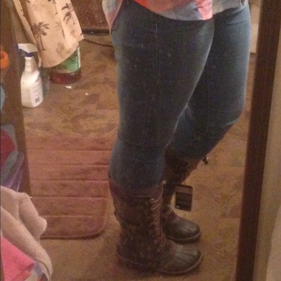 Sorel Conquest Carly Snow Boots - Picture 4 of 4